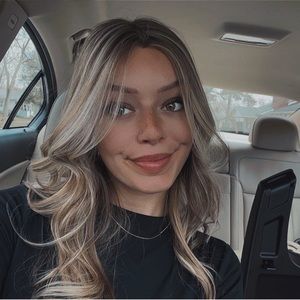 Meet your Posher, Kayla